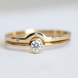 Diamond Wedding Set, Bezel Diamond Ring with Curved Diamond Band, 18k Solid Gold