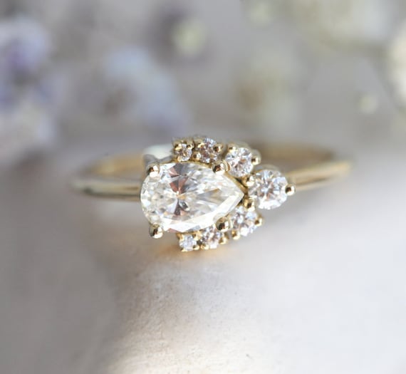 anillo de diamantes de medio quilate anillo de racimo de corte pera de 0,5 quilates Anillo de compromiso de diamantes Joyería Anillos Bodas y pedidas de mano Anillos de compromiso anillo de bodas único 