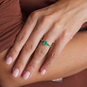 Oval Emerald Cluster Ring in 18k Solid Gold, 6mm Oval Center Stone with Four Prongs, Side Pear and Round Stones image 5