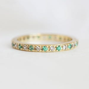 Diamond and Emerald Wedding Ring, Emerald Wedding Band, Pave Diamond Ring, Gold Emerald Ring, 18k Yellow Gold Wedding Ring