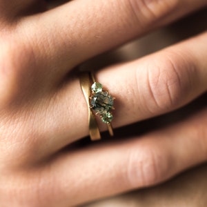 gold moss agate ring set with sating gold band image 3