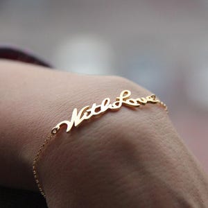 Pulsera de oro con firma para dama de honor, pulsera escrita a mano para madre, pulsera con firma de palabra personalizada delicada, pulsera con nombre personalizado para mamá