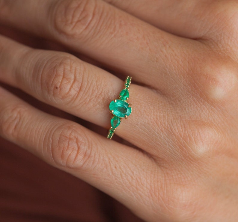 Oval Emerald Cluster Ring in 18k Solid Gold, 6mm Oval Center Stone with Four Prongs, Side Pear and Round Stones image 1