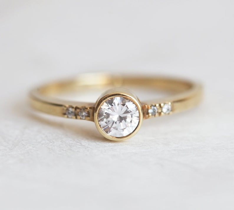 Round Diamond Engagement Ring, Brilliant Cut Diamond Ring 18k Yellow Gold image 1