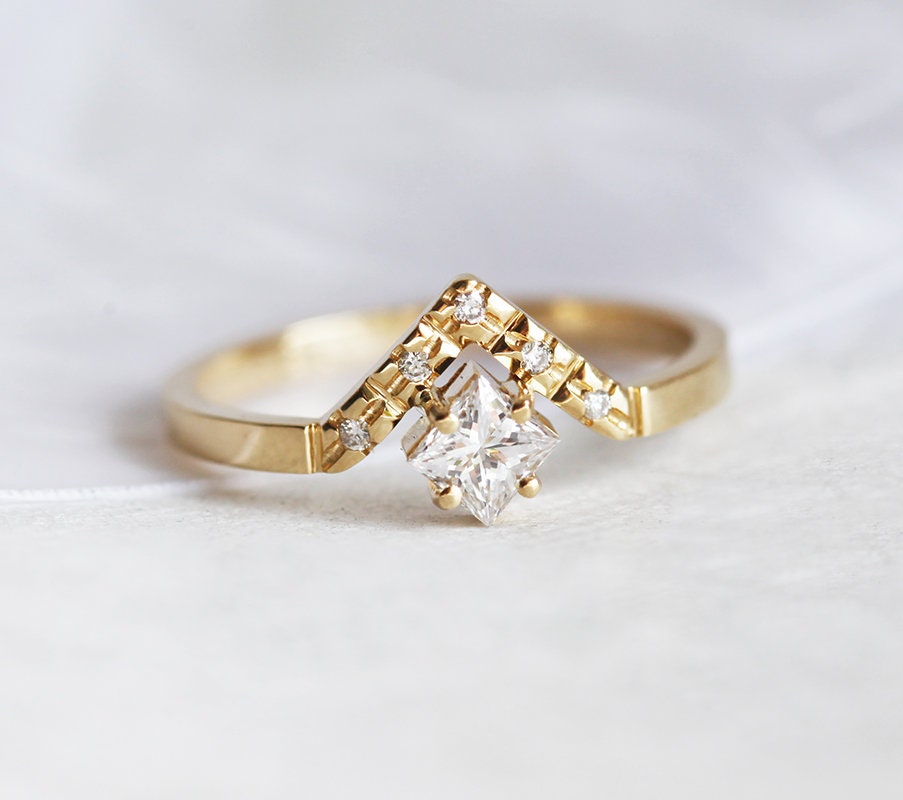 Bague De Fiancailles Princess Cut Avec Couronne En Diamant Etsy Bague De Fiancailles Princess Cut Avec Couronne En Diamant Etsy