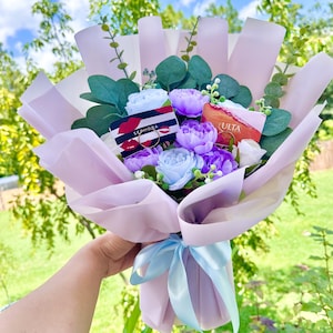Faux Flower Bouquet Gift Card Holder – 2 Gift Card Sticks, Custom Color Gift for Teacher, Graduation, Birthday, Card Alternative