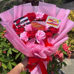 Faux Flower Bouquet Gift Card Holder – 3 Gift Card Sticks, Custom Color Gift for Teacher, Graduation, Birthday, Card Alternative