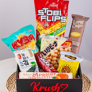 World Snacks Tasting Box | Snacks From 9 Countries | Taste and Rate Snacks from World Countries | Cool Gift Idea | Unique Care Package