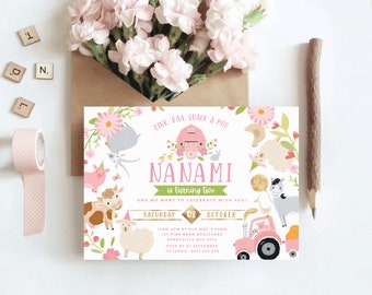 Può includere: Invito di compleanno a tema fattoria rosa e verde con un fienile rosa, un trattore e vari animali della fattoria. L'invito recita "Oink, baa, quack & moo Nanami compie due anni e vogliamo festeggiare con te! Sabato 08 ottobre dalle 11:00 alle 13:00 presso Old Mac's Farm 131 Pink Barn Boulevard Sunnyville QLD 1051 RSVP entro il 1° settembre a Jessie 0431 123 456"