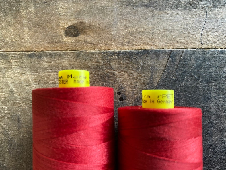 Recycled Polyester Thread Gutermann Mara 100 rPet Red (new) afbeelding 2