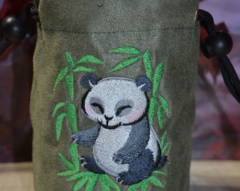 Bolsa de dados con bordado de panda: ante verde oliva, base redonda