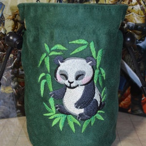 Haftowana torba na kości Panda: zielona zamszowa torba do gier RPG