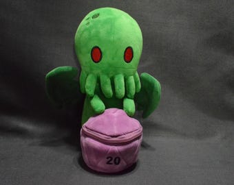 Cthulhu Plush Dice Guardian – Lovecraft D20 Dice Holder