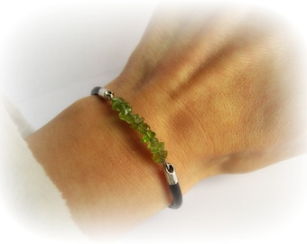 Gemstone leather rope bracelet for women, green stone chips bracelet, chrysolite bracelet, gift for her, italian jewelry, simple bracelet