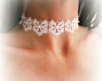 White lace choker, flower necklace, embroidered floral lace choker, wedding jewelry, bridesmaid gift