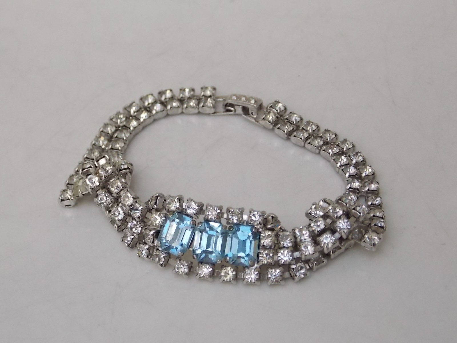 ■VINTAGE HOLLYWOOD■ Daisy Gemstone Bracelet VH2435BR005M Vintage gold tone rhinestone daisy rectangle link bracelet