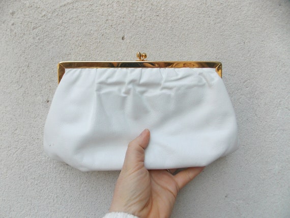 Bright White Vintage Leather Purse or Clutch, Gol… - image 4