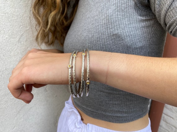 Thin Hammered Silver Tone Bangle Bracelets with Y… - image 4