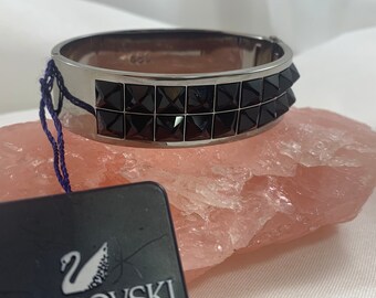 Swarovski Pyramid Armband Jet Black Crystals