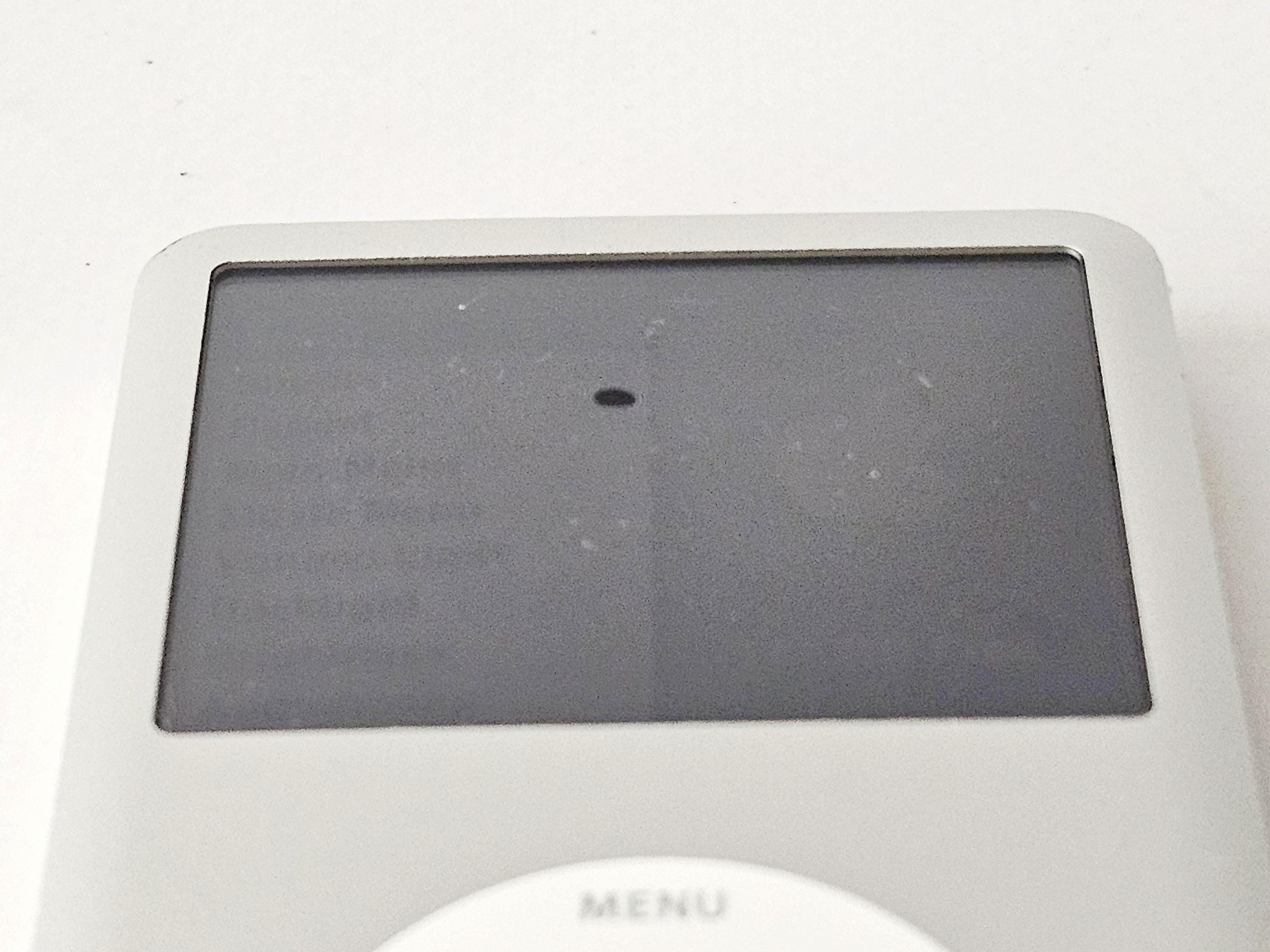 Apple Ipod Classic 120GB – Silver – Original Charger & USB