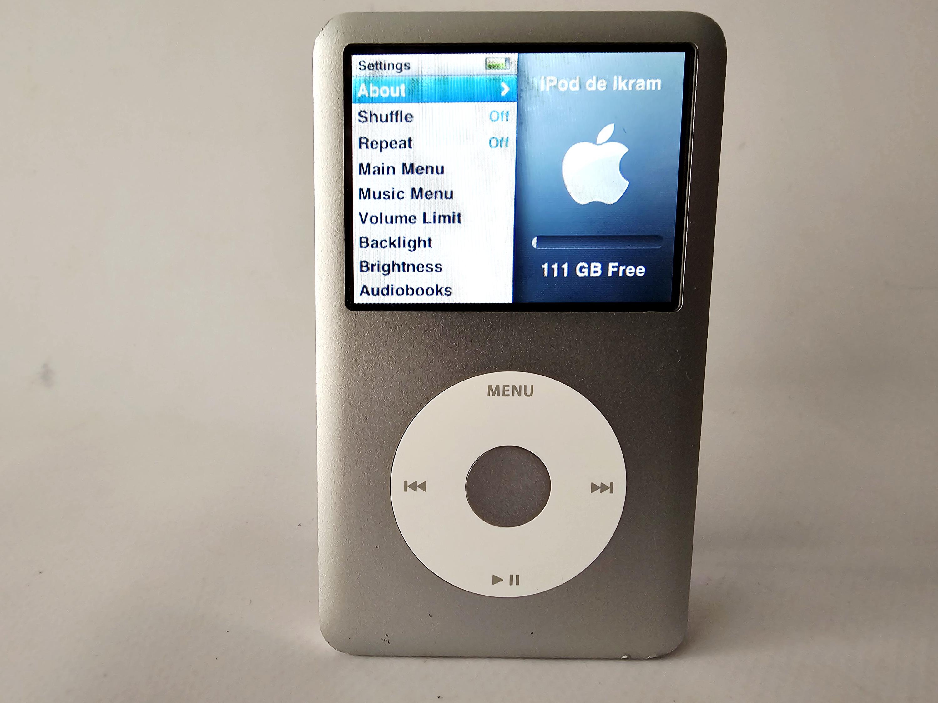 Apple Ipod Classic 120GB – Silver – Original Charger & USB
