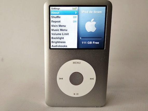 H*i様 iPod Classic 120GB 本体 USB充電ケーブル付き iPod classic 120GB 第6世代(充電ケーブル2本、イヤホン付属)