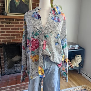 Vintage 90s Oversized Floral Button-Up Shirt – Bold Boho Statement Piece