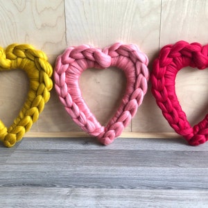 12 Chunky knitted Merino Heart Wreath image 4