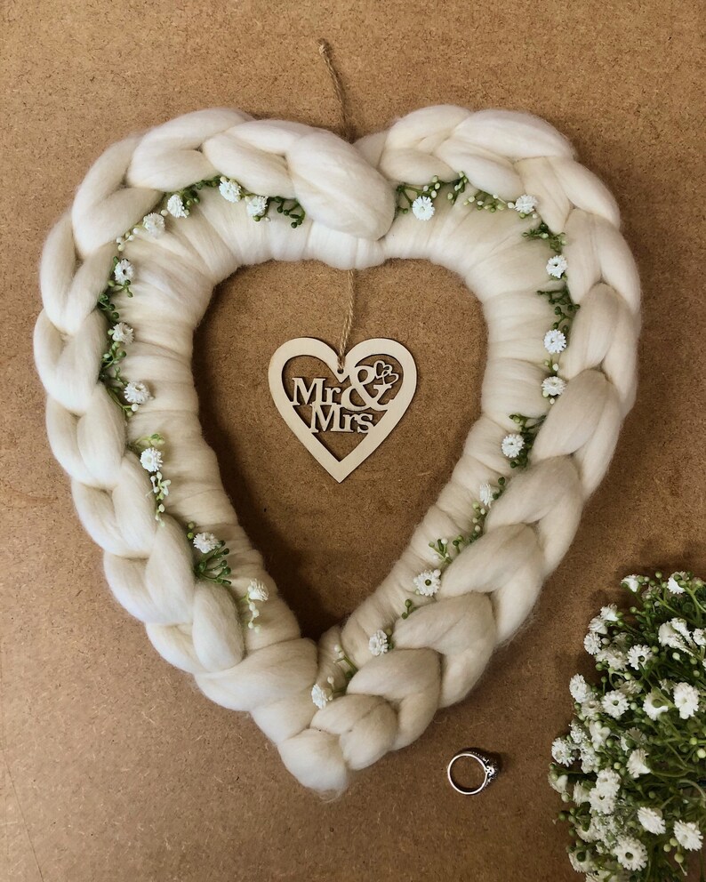 The Chunky knitted Merino wedding Wreath image 1