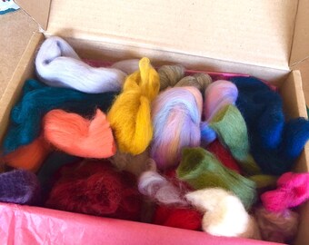 Mixed woolly bits for felting