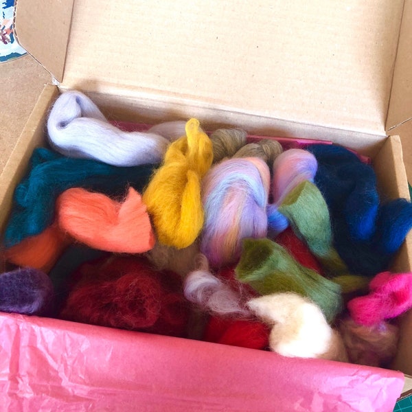 Mixed woolly bits for felting