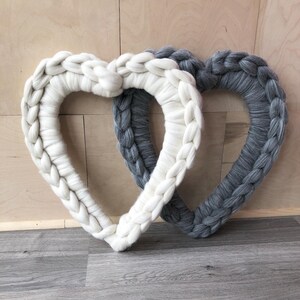 15 Chunky Knitted Merino Heart Wreath image 3