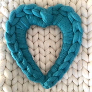 12 Chunky knitted Merino Heart Wreath image 7