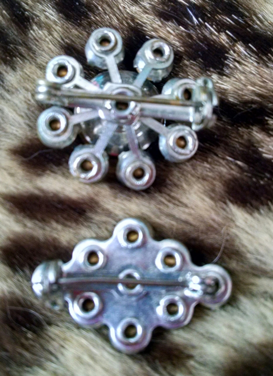 Broche Pin Strass Ton Argenté SS-28 - Style Mariage/soirée - Occasion
