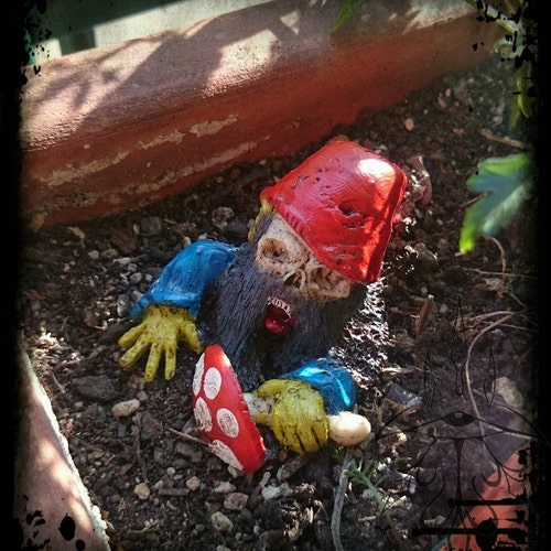 Zombie Garden Dwarves (5-9 cm)