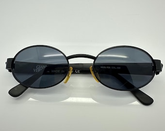 Gafas de sol Gianni Versace Medusa negras de stock antiguo nuevas y vintage, modelo X35