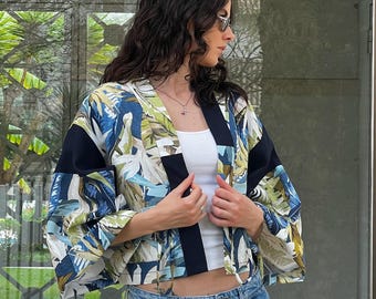 "Momiji" kimono: Short tropical bohemian jacket with blue and green foliage print