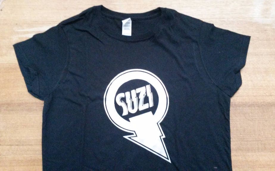 Suzi Quatro Printed Short Sleeve T-shirt Top. Glam Rock Rare 70s Vintage Mr Freedom Style Album LP Tour