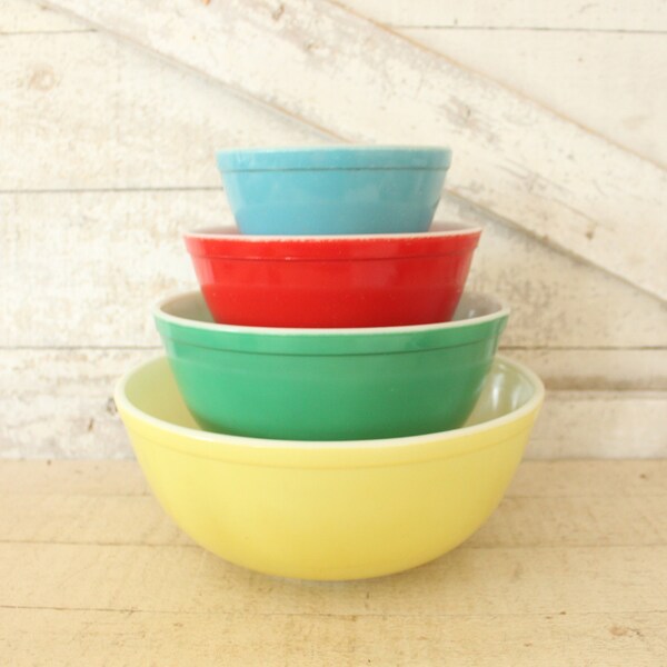 Vintage Pyrex Primary Color Mixing Bowl Set - Set of Pyrex Mixing Bowls #401, #402, #403, #404 Yellow, Green, Red, Blue - Set of Pyrex Bowls
