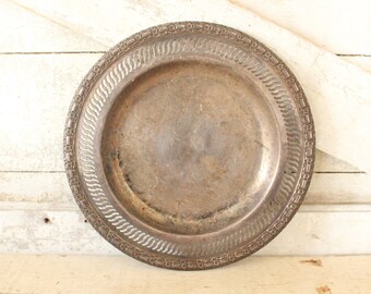 Vintage Round Silver Plate Tray - International Silver Co - Camelot Silver Tray with Detailed Edge - 1960s Silver Bar Serving Tray - Barware