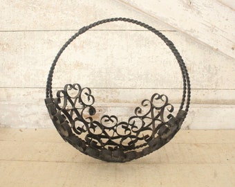 Mid Century Modern Black Metal Mesh and Brass Fruit Basket - 1960s Kitchen Decor - Black Metal Mesh Round Fruit Basket - Modern Kitchen