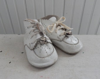 baby shoe string covers with bells