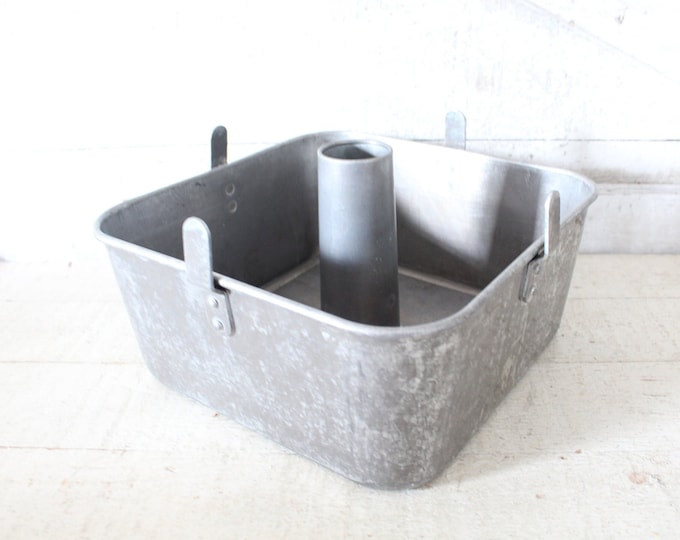 Vintage Comet 9x9x4 Aluminum Square Angel Food Cake Pan Two Part Angel