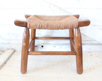 Vintage Woven Rush Seat Stool, Bench - Maple Wood Rush Seat Bench - Rustic Seating - Country Farmhouse Stool - Rustic Wood Bed Bench Seating