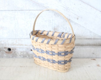 Vintage Hand-Woven Oak Wood Splint Wall Basket or Front Door Basket - Hand Crafted Woven Reed basket - Signed by Crafter - Country Farmhouse