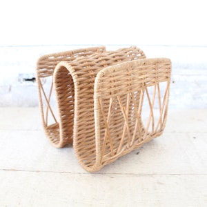 Vintage 1970s Wicker Napkin Holder / Letter or Mail Holder Mid Century Wicker Desk Accessory Boho Kitchen / Dinette Wicker Napkin Holder image 7