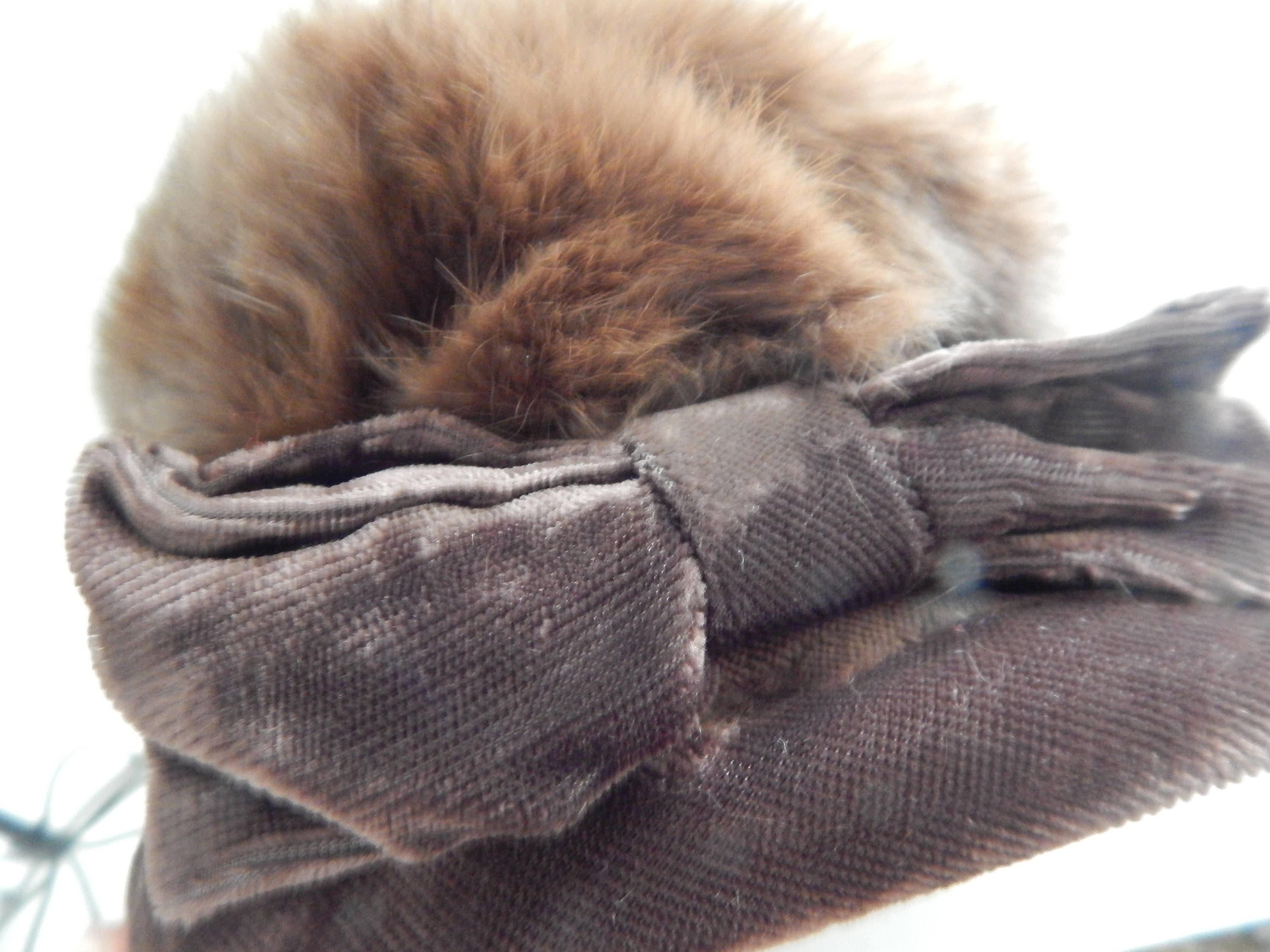 1950s Rabbit Fur Hat – Chocolate Brown Velvet Bow, Winter  display picture 2