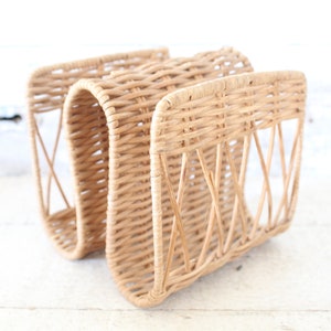 Vintage 1970s Wicker Napkin Holder / Letter or Mail Holder Mid Century Wicker Desk Accessory Boho Kitchen / Dinette Wicker Napkin Holder image 5