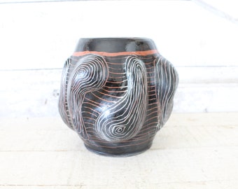 Vintage 1970s Navajo Vase w/ Design on Black - Bulbous Black Vase - Hand Thrown Navajo Pottery - Southwest Pottery Vase w/ Intricate Design