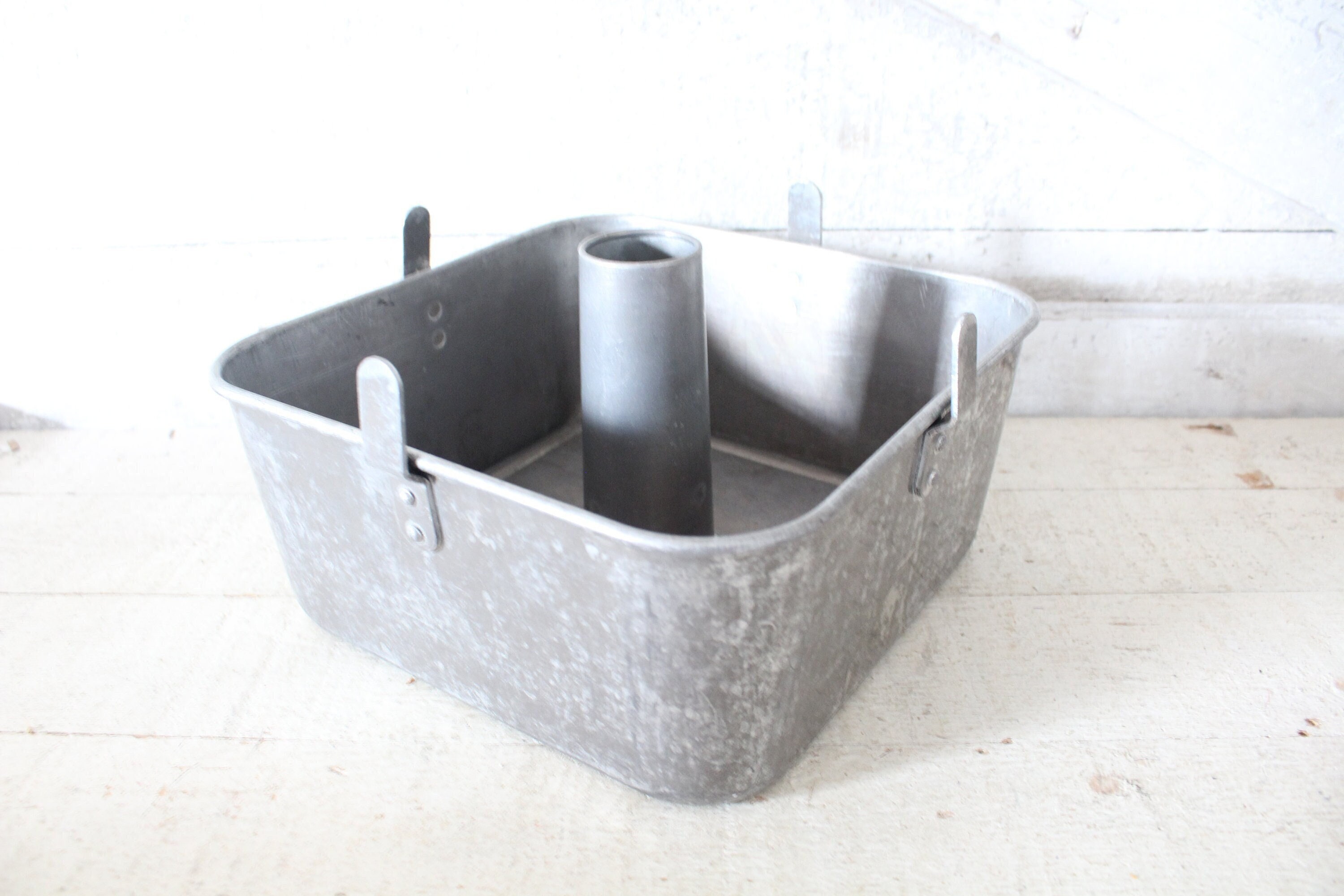 Vintage Comet 9x9x4 Aluminum Square Angel Food Cake Pan Two Part